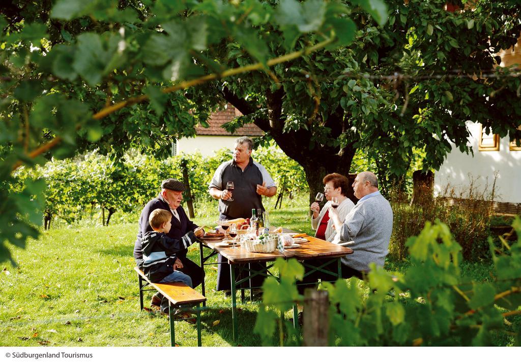 Thermenhof Puchasplus Loipersdorf Jennersdorf Buitenkant foto